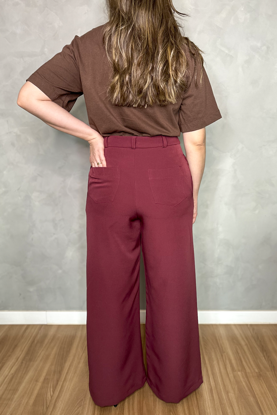 Calça pantalona alfaiataria bordô