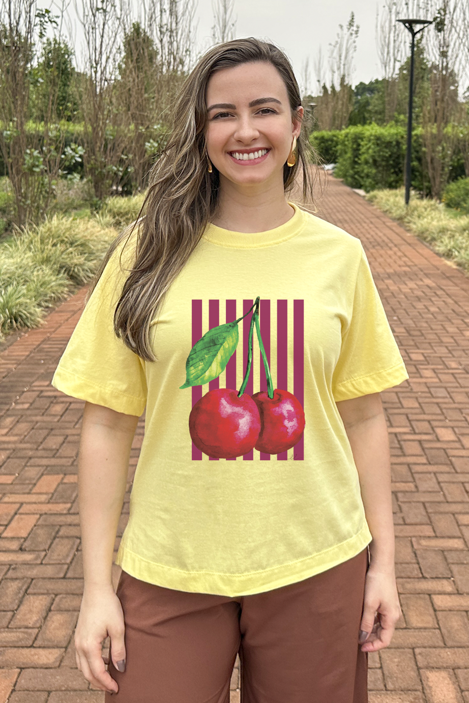 Camiseta malha algodão estampa cereja
