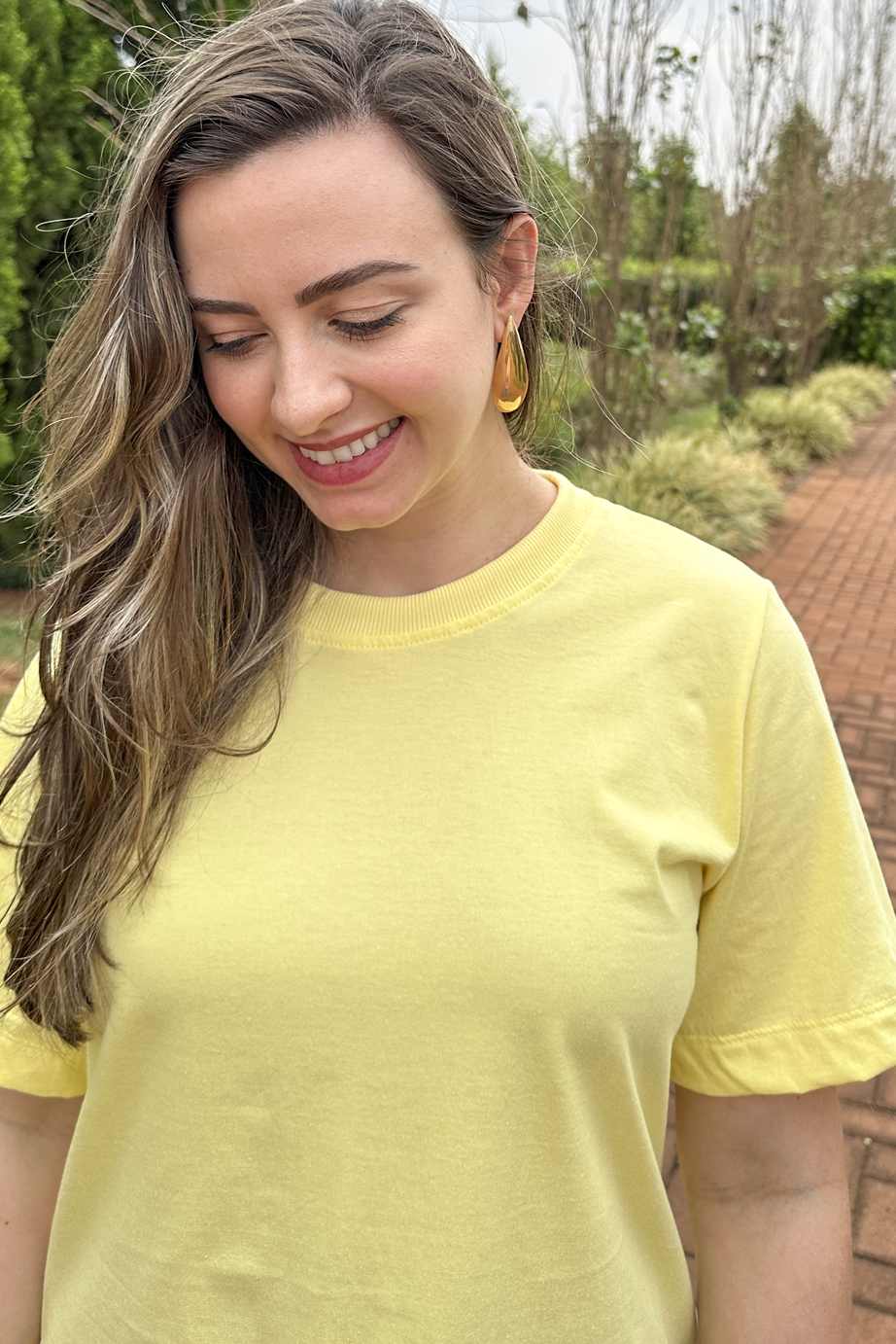 Camiseta malha algodão amarelo manteiga