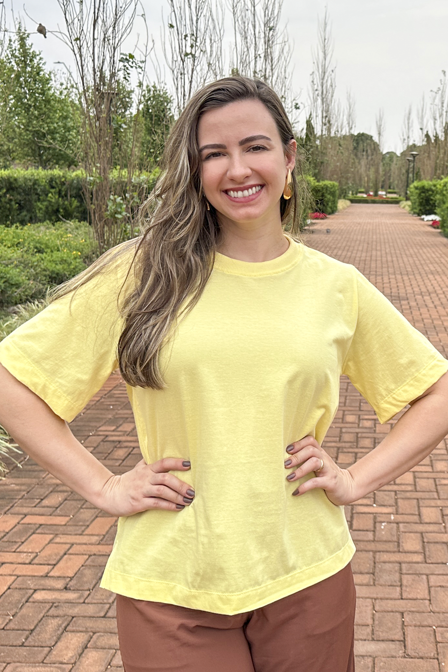Camiseta malha algodão amarelo manteiga