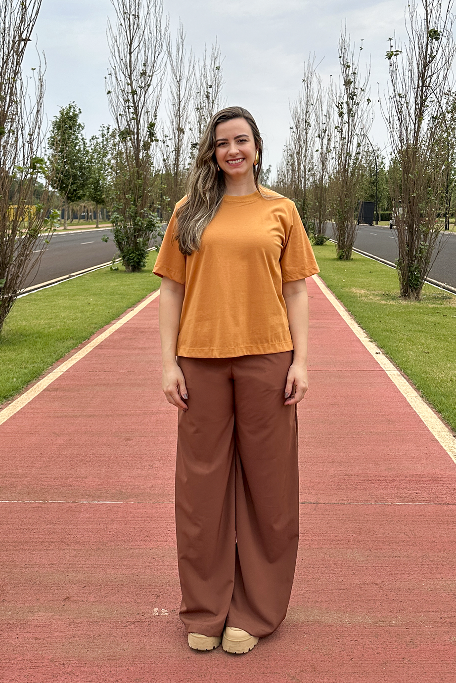 Camiseta malha algodão caramelo
