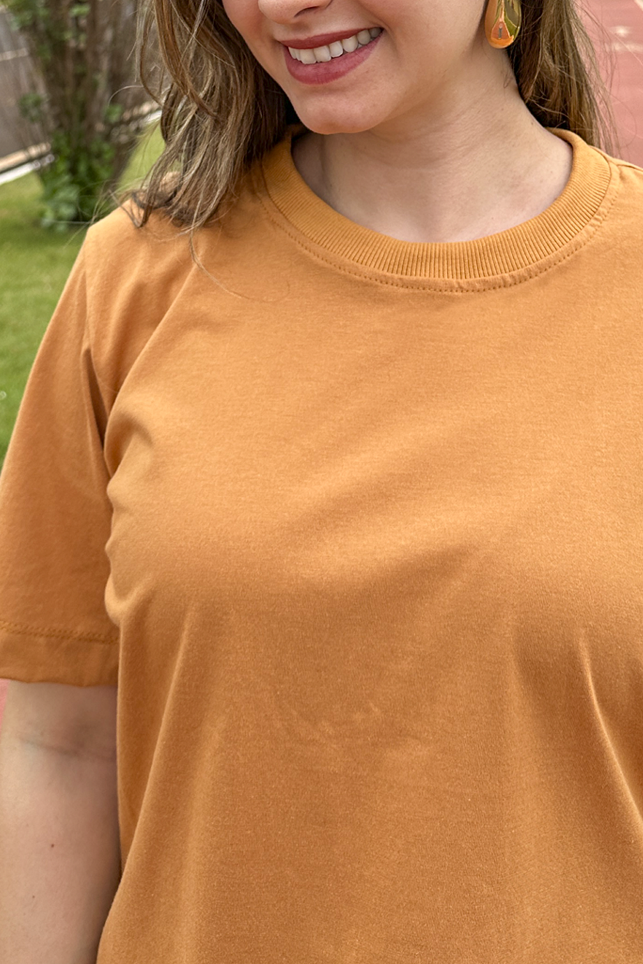 Camiseta malha algodão caramelo