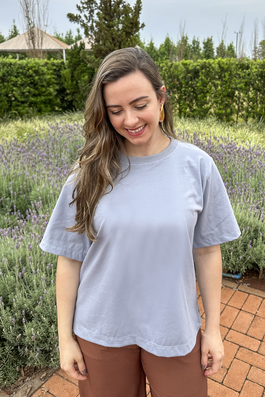 Camiseta malha algodão cinza azulado