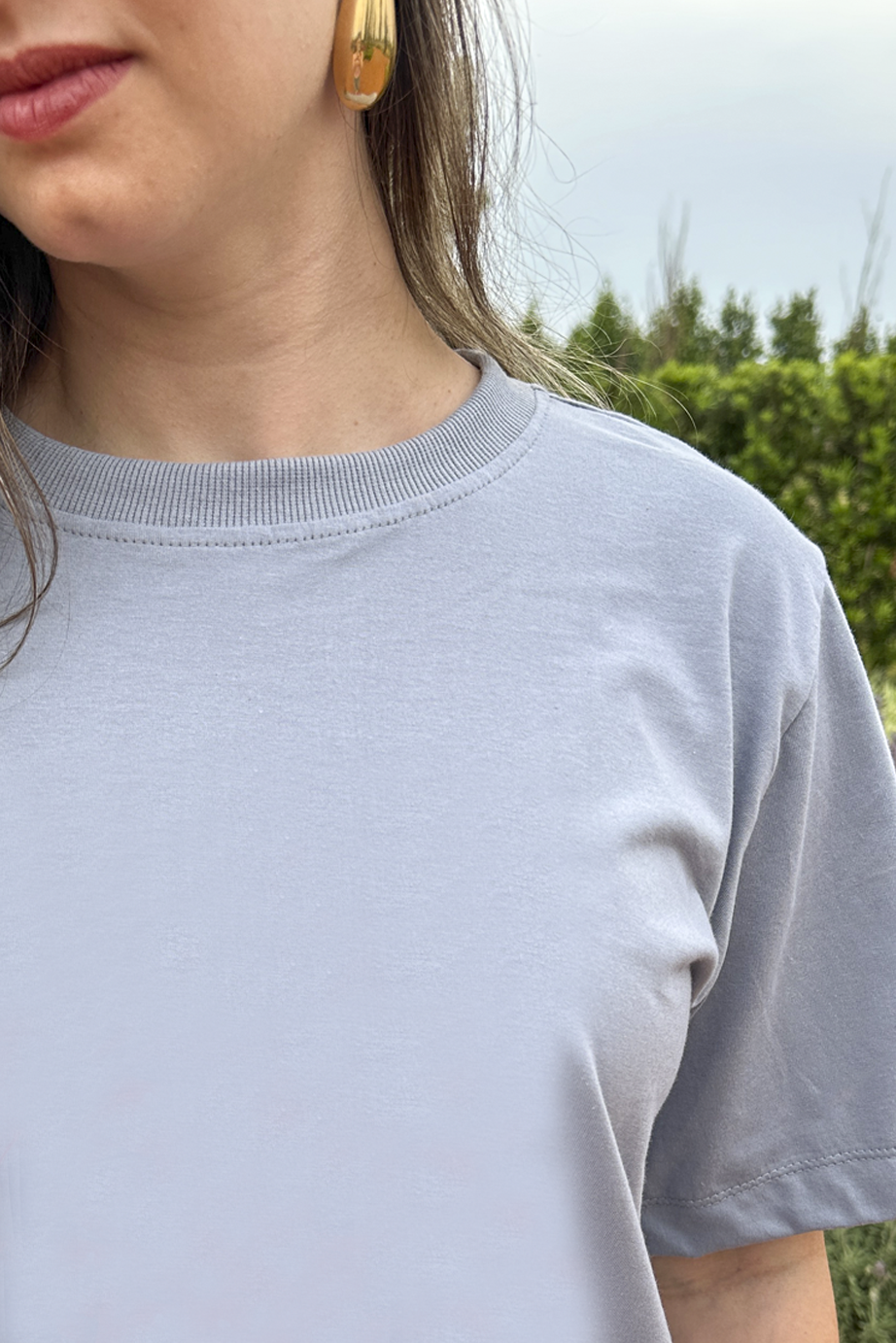 Camiseta malha algodão cinza azulado