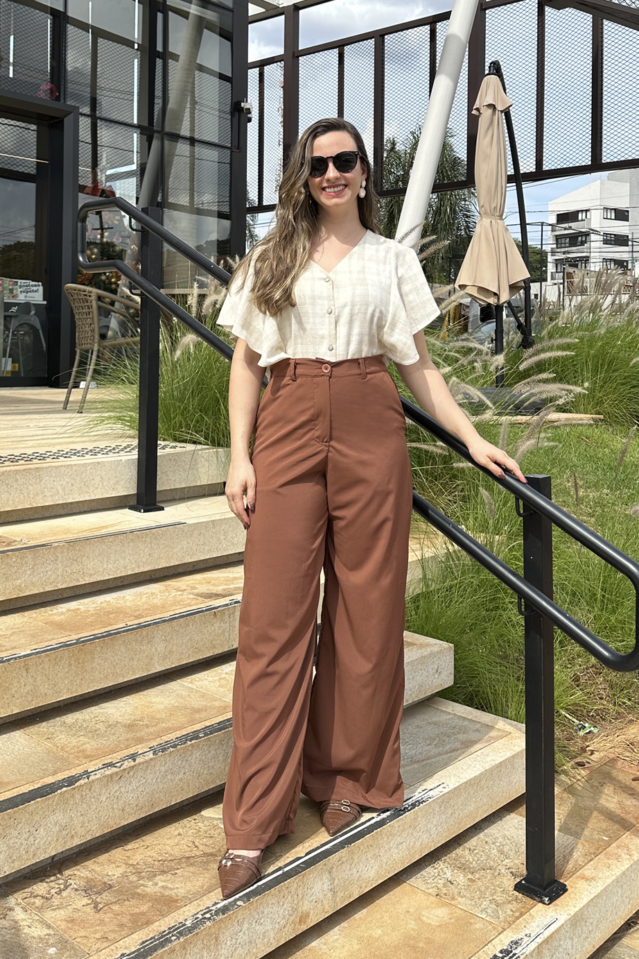 Calça pantalona alfaiataria marrom