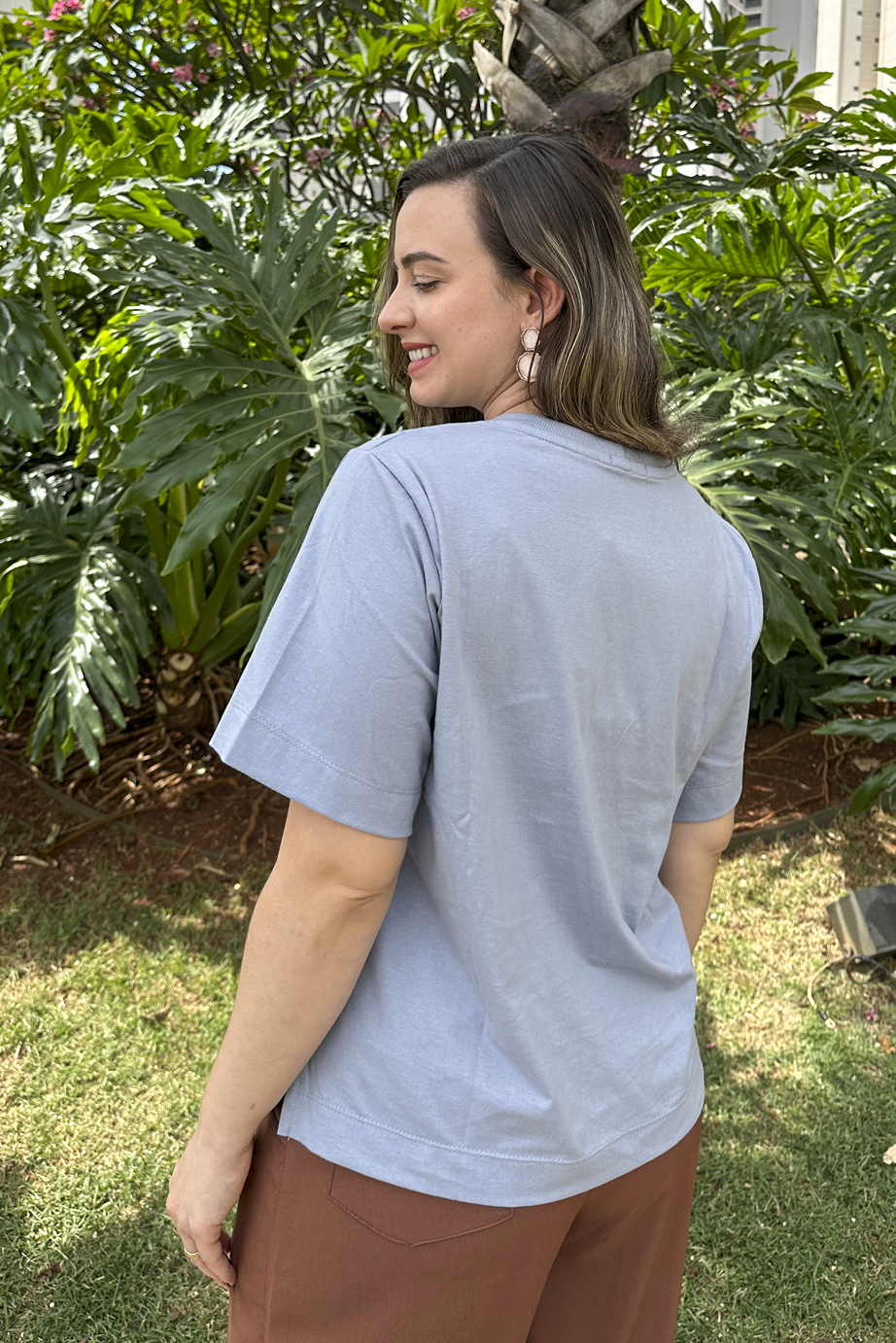 Camiseta malha algodão cinza azulado